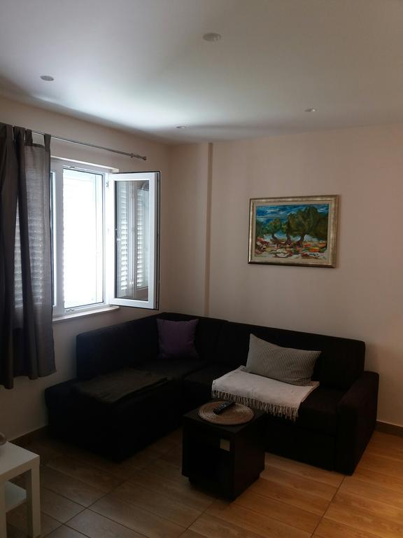 Apartment Maria Banjol Luaran gambar