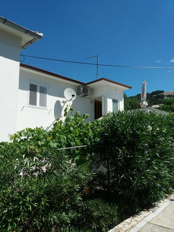 Apartment Maria Banjol Luaran gambar